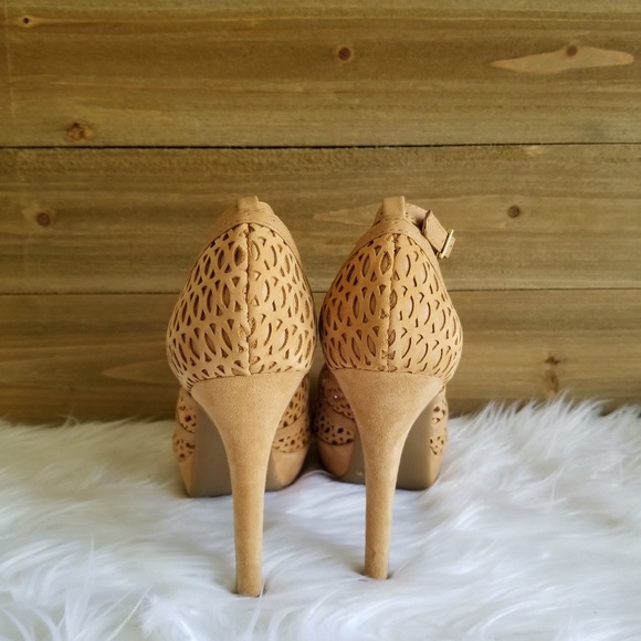 BCBG ANJA GENERATION HEELS - Picture 4 of 8